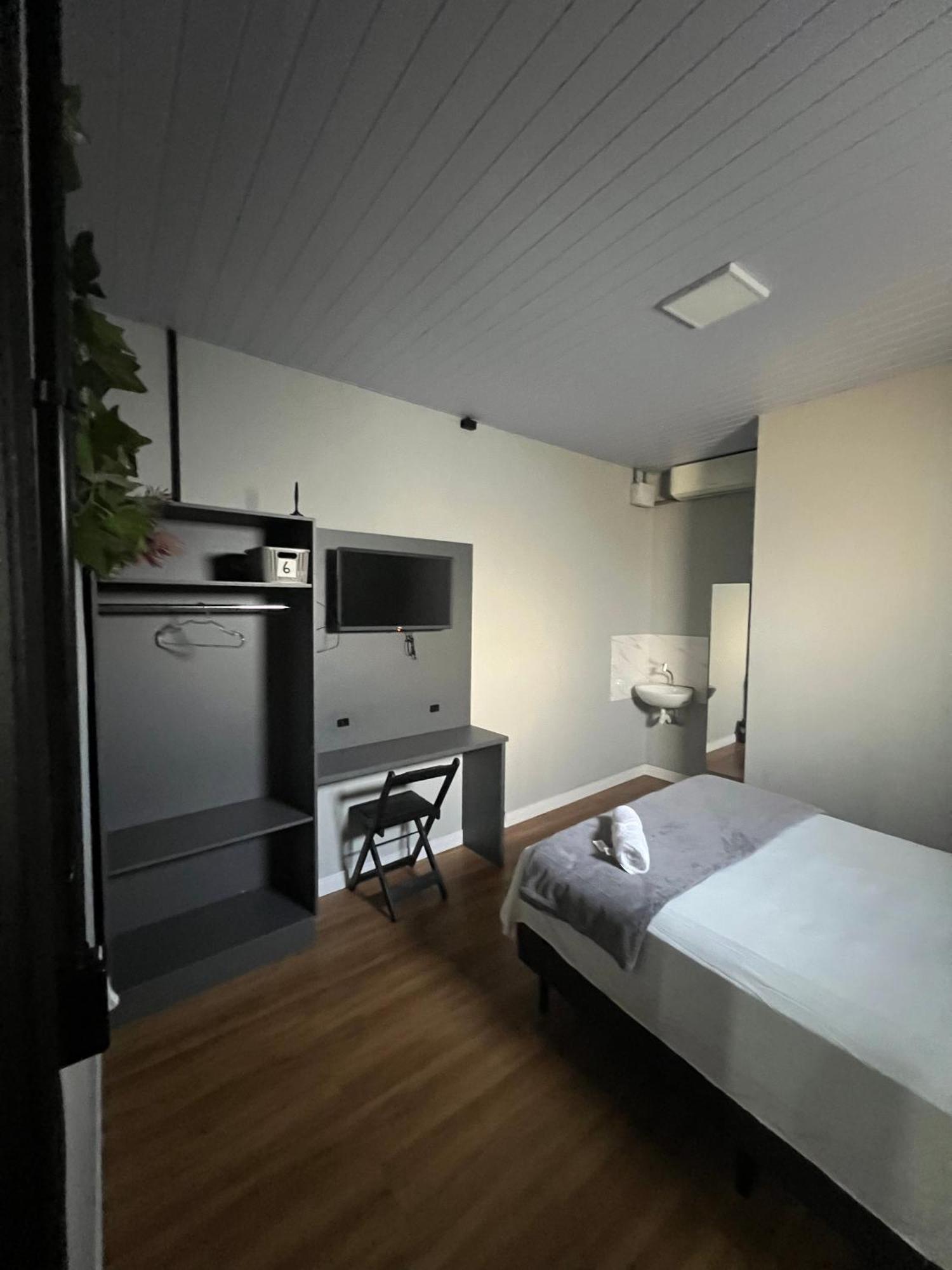 Hostel Esquina 8 Confort &
